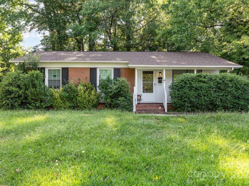 831 Bilmark Avenue, Charlotte, NC 28213.  MLS# CAR4275976, YatesRealty ID 29019. 