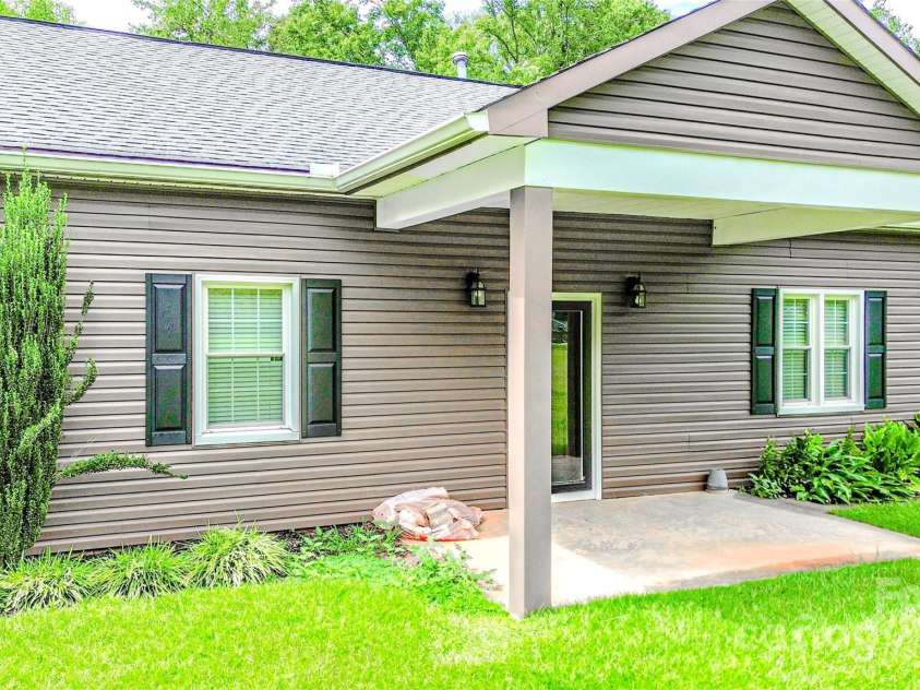 883 Pinehurst Road, Ellenboro, NC 28040.  MLS# CAR4291077, YatesRealty ID 2902. 