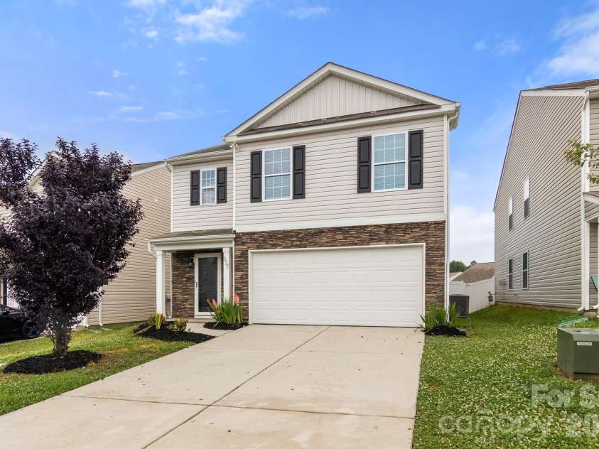 637 Nannyberry Lane, Concord, NC 28025.  MLS# CAR4388697, YatesRealty ID 29020. 