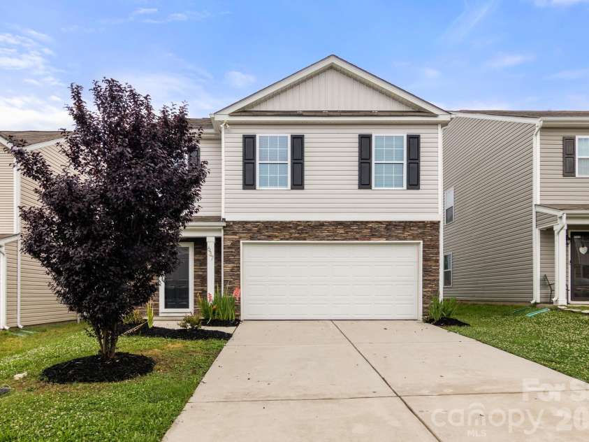 637 Nannyberry Lane, Concord, NC 28025.  MLS# CAR4388697, YatesRealty ID 29020. 