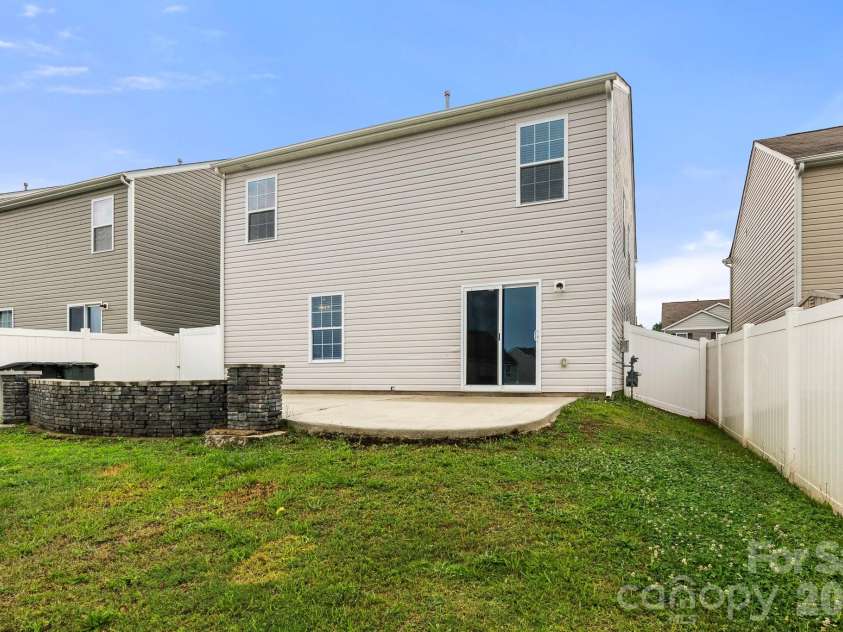 637 Nannyberry Lane, Concord, NC 28025.  MLS# CAR4388697, YatesRealty ID 29020. 