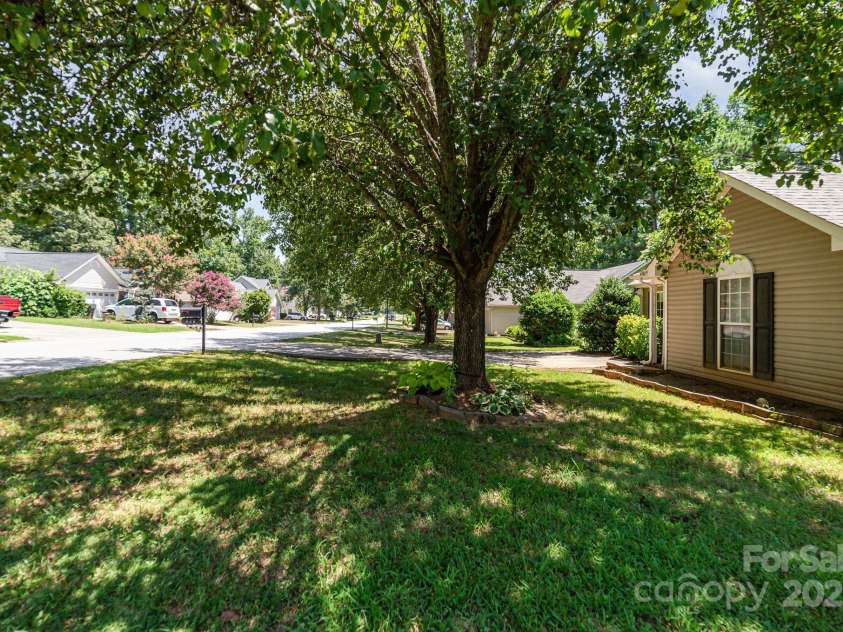 645 Montgomery Drive, Rock Hill, SC 29732.  MLS# CAR4276606, YatesRealty ID 29020. 