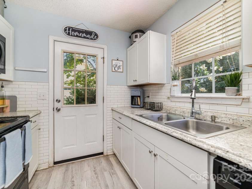 645 Montgomery Drive, Rock Hill, SC 29732.  MLS# CAR4276606, YatesRealty ID 29020. 