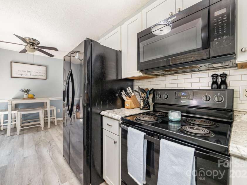 645 Montgomery Drive, Rock Hill, SC 29732.  MLS# CAR4276606, YatesRealty ID 29020. 