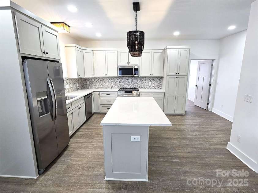 774 8th Street, Hickory, NC 28601.  MLS# CAR4279199, YatesRealty ID 29021. 