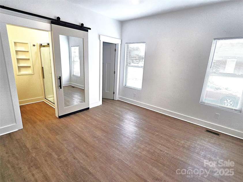 774 8th Street, Hickory, NC 28601.  MLS# CAR4279199, YatesRealty ID 29021. 