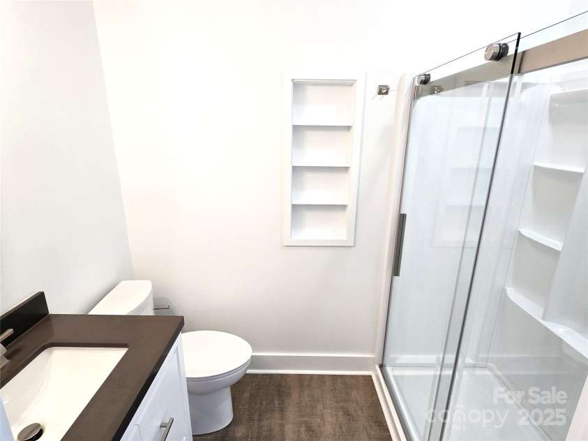 774 8th Street, Hickory, NC 28601.  MLS# CAR4279199, YatesRealty ID 29021. 