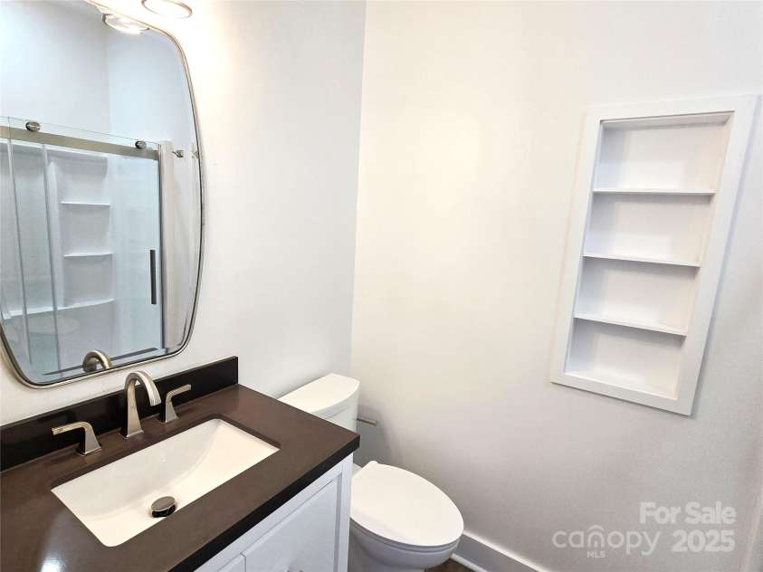 774 8th Street, Hickory, NC 28601.  MLS# CAR4279199, YatesRealty ID 29021. 