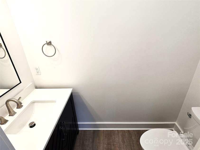 774 8th Street, Hickory, NC 28601.  MLS# CAR4279199, YatesRealty ID 29021. 