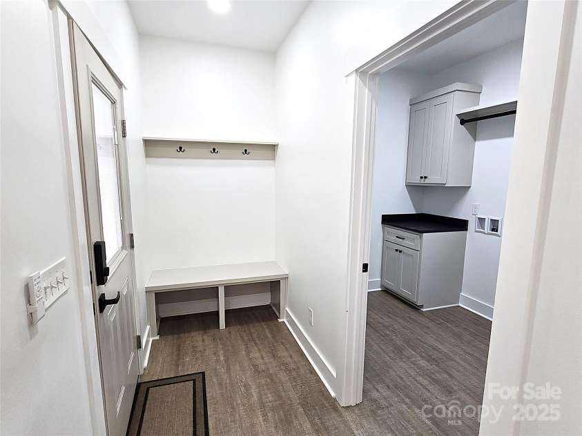 774 8th Street, Hickory, NC 28601.  MLS# CAR4279199, YatesRealty ID 29021. 