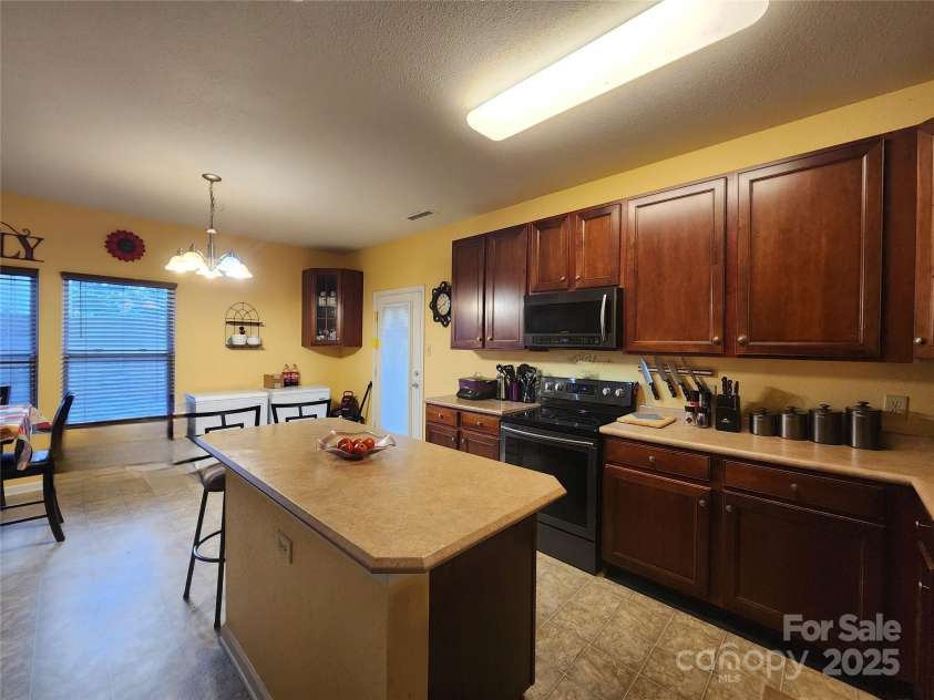 3824 Shasta Circle, Clover, SC 29710.  MLS# CAR4282235, YatesRealty ID 29022. 