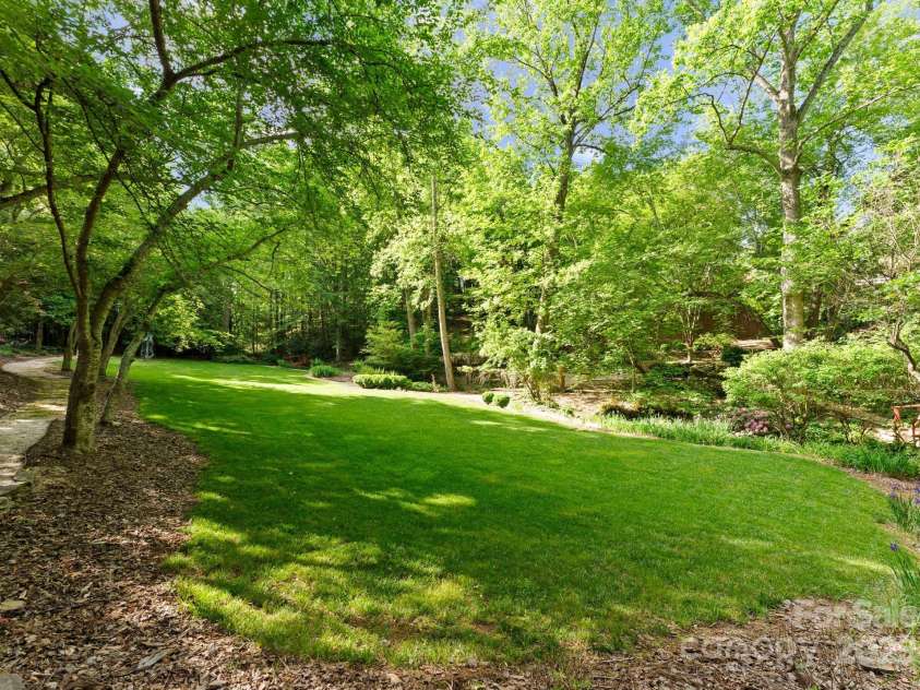 240 21st Avenue Drive, Hickory, NC 28601.  MLS# CAR4285194, YatesRealty ID 29024. 