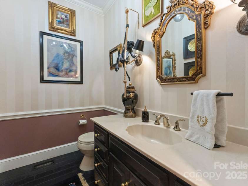 240 21st Avenue Drive, Hickory, NC 28601.  MLS# CAR4285194, YatesRealty ID 29024. Half bath