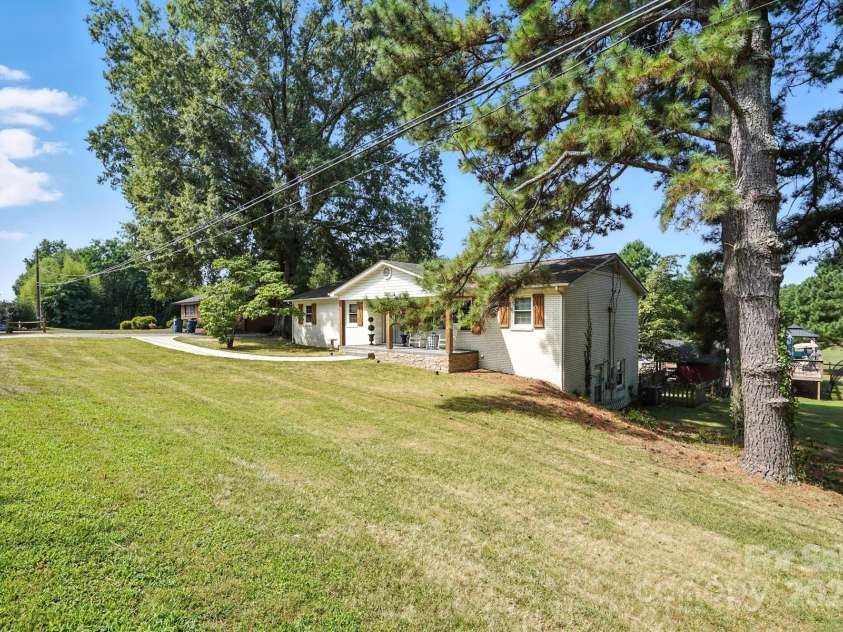 3306 Barr Road, Concord, NC 28027.  MLS# CAR4285677, YatesRealty ID 29025. 
