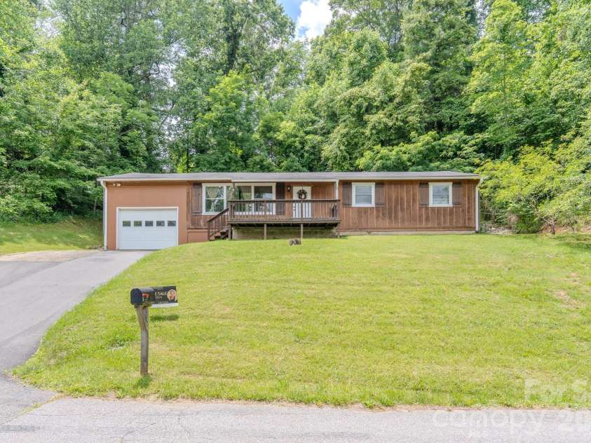 84 English Road, Spruce Pine, NC 28777.  MLS# CAR4390846, YatesRealty ID 29025. 