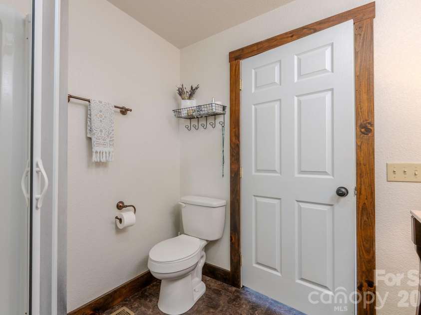 84 English Road, Spruce Pine, NC 28777.  MLS# CAR4390846, YatesRealty ID 29025. 