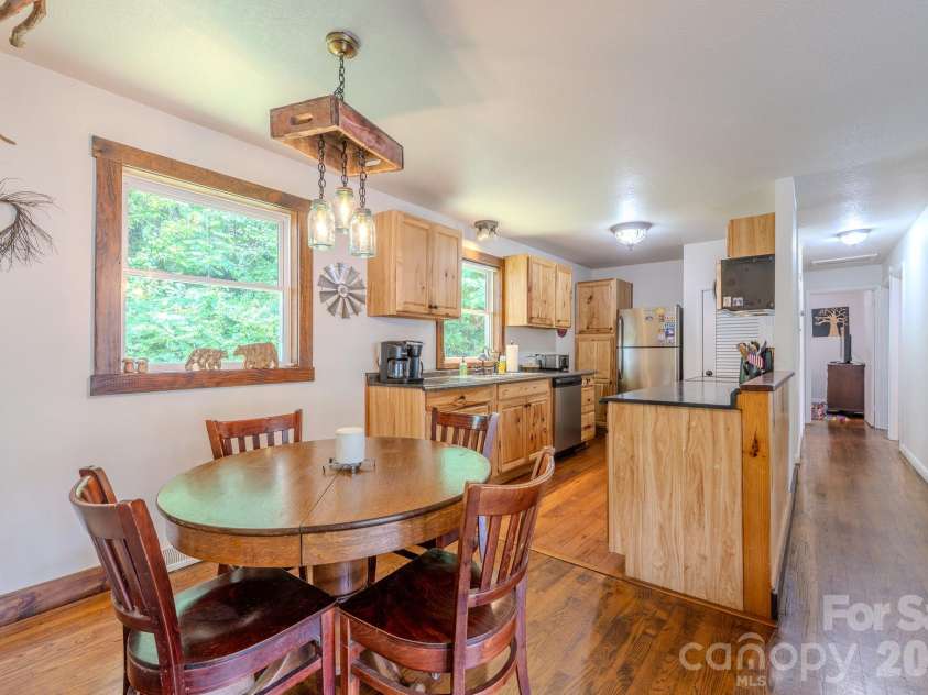 84 English Road, Spruce Pine, NC 28777.  MLS# CAR4390846, YatesRealty ID 29025. 