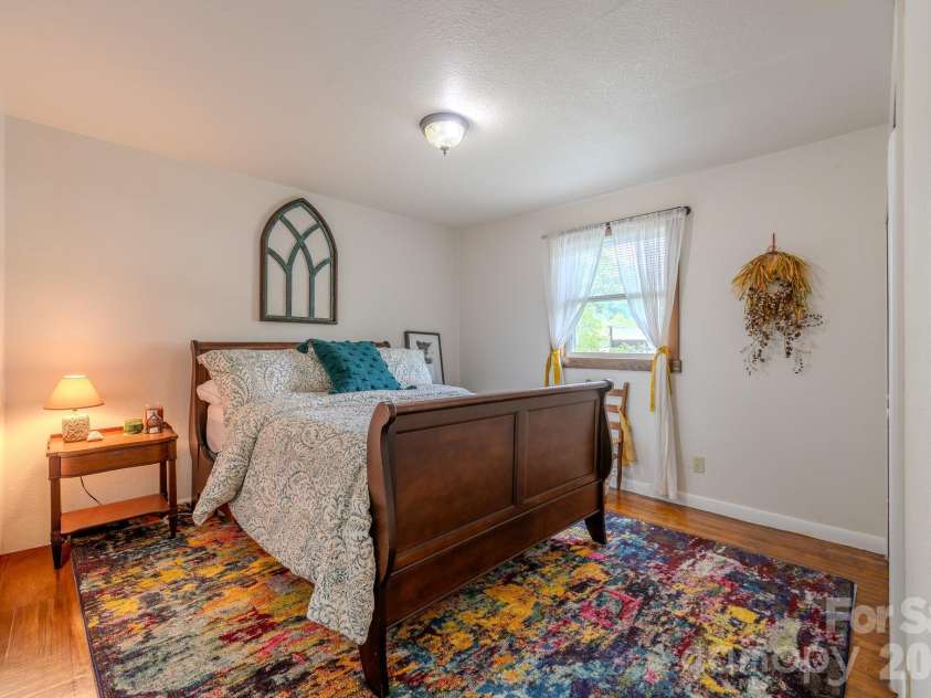 84 English Road, Spruce Pine, NC 28777.  MLS# CAR4390846, YatesRealty ID 29025. 