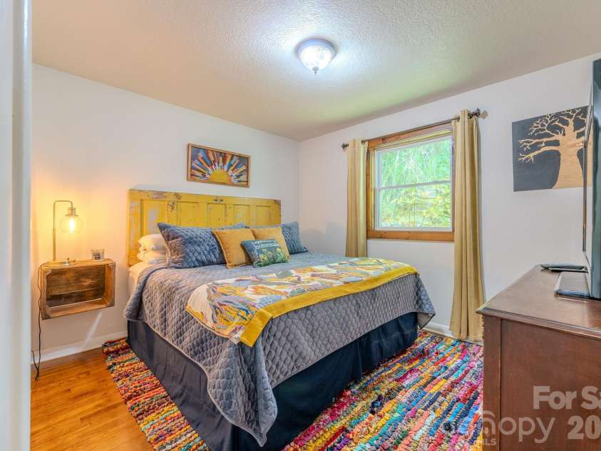 84 English Road, Spruce Pine, NC 28777.  MLS# CAR4390846, YatesRealty ID 29025. 