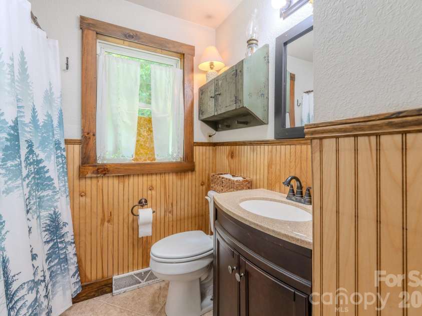 84 English Road, Spruce Pine, NC 28777.  MLS# CAR4390846, YatesRealty ID 29025. 
