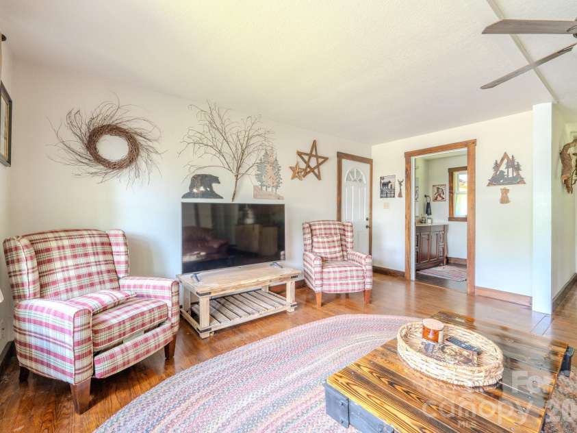 84 English Road, Spruce Pine, NC 28777.  MLS# CAR4390846, YatesRealty ID 29025. 