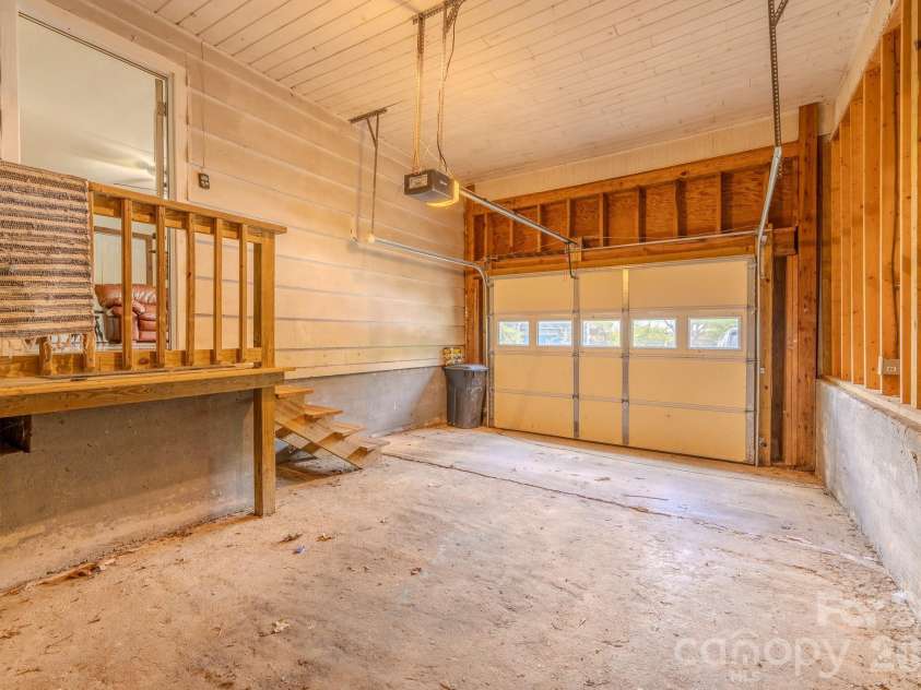 84 English Road, Spruce Pine, NC 28777.  MLS# CAR4390846, YatesRealty ID 29025. 