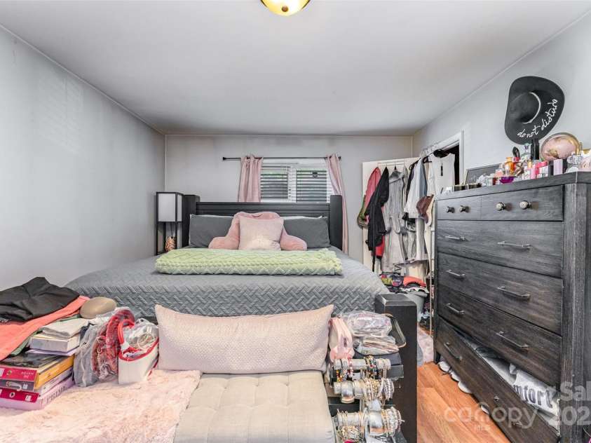 1914 Meadowlark Lane, Charlotte, NC 28210.  MLS# CAR4285929, YatesRealty ID 29026. Bedroom