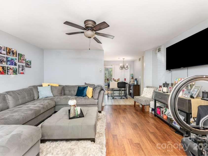 1914 Meadowlark Lane, Charlotte, NC 28210.  MLS# CAR4285929, YatesRealty ID 29026. View from Entryway