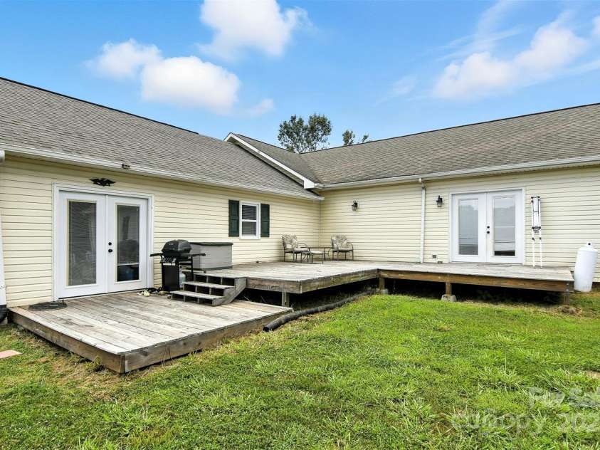 1315 Pear Drive, Conover, NC 28613.  MLS# CAR4286363, YatesRealty ID 29027. 