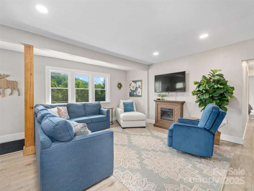 3477 Cane Creek Road, Bakersville, NC 28705.  MLS# CAR4286127, YatesRealty ID 29028. 