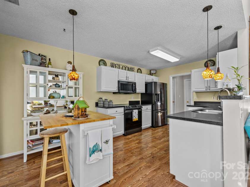 255 Stonehollow Road, Fletcher, NC 28732.  MLS# CAR4320465, YatesRealty ID 2903. 