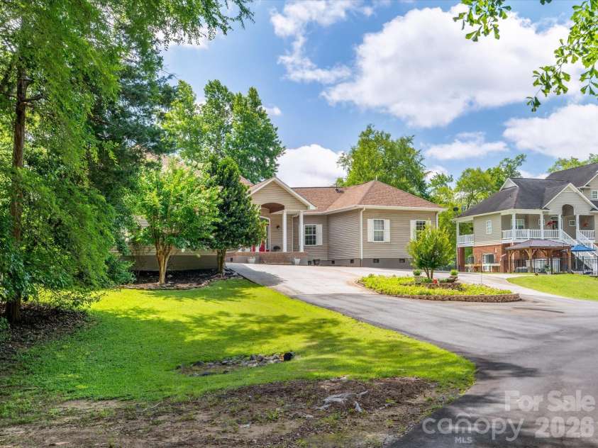 887 Living Waters Drive, Great Falls, SC 29055.  MLS# CAR4353717, YatesRealty ID 2903. 