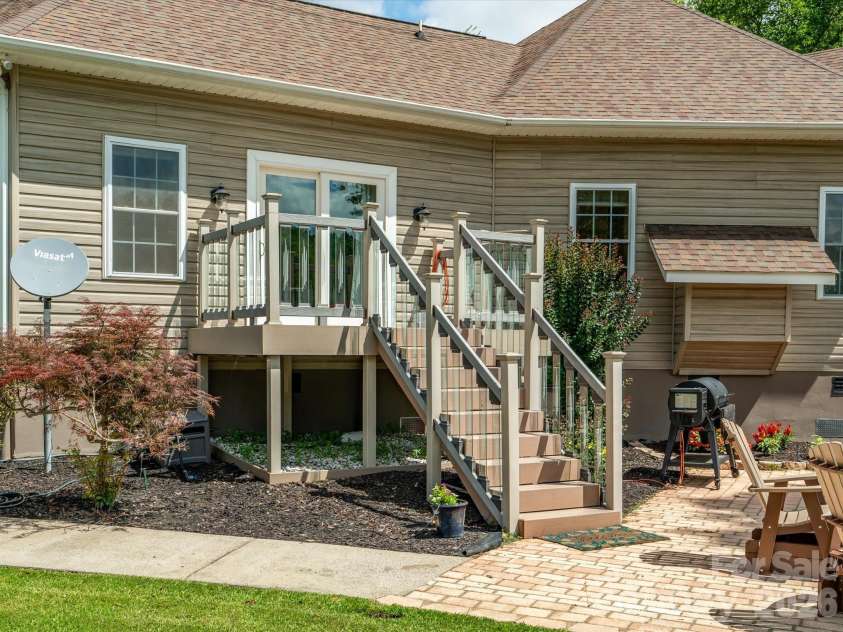 887 Living Waters Drive, Great Falls, SC 29055.  MLS# CAR4353717, YatesRealty ID 2903. 