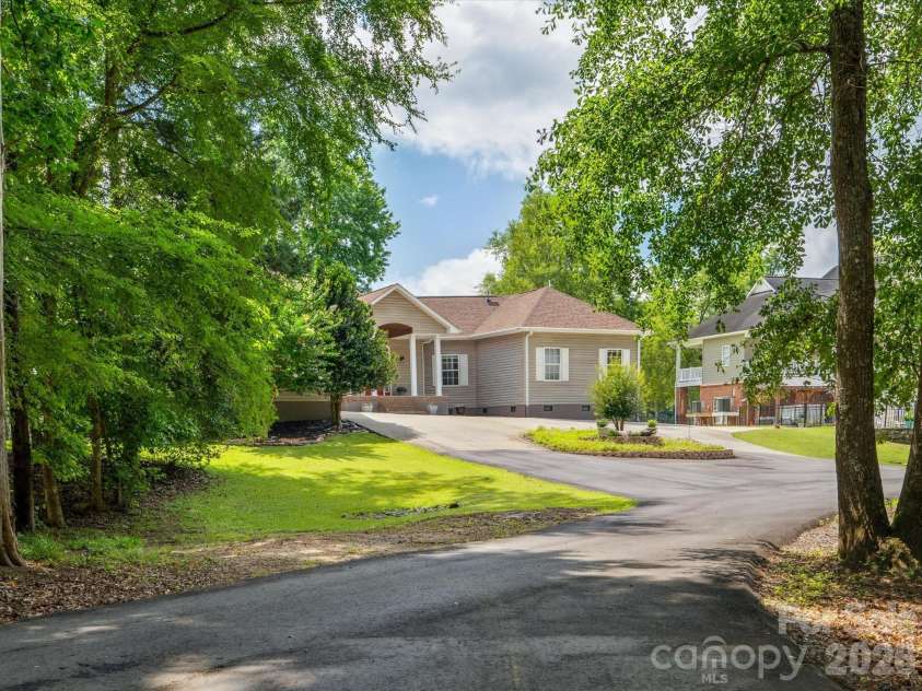 887 Living Waters Drive, Great Falls, SC 29055.  MLS# CAR4353717, YatesRealty ID 2903. 