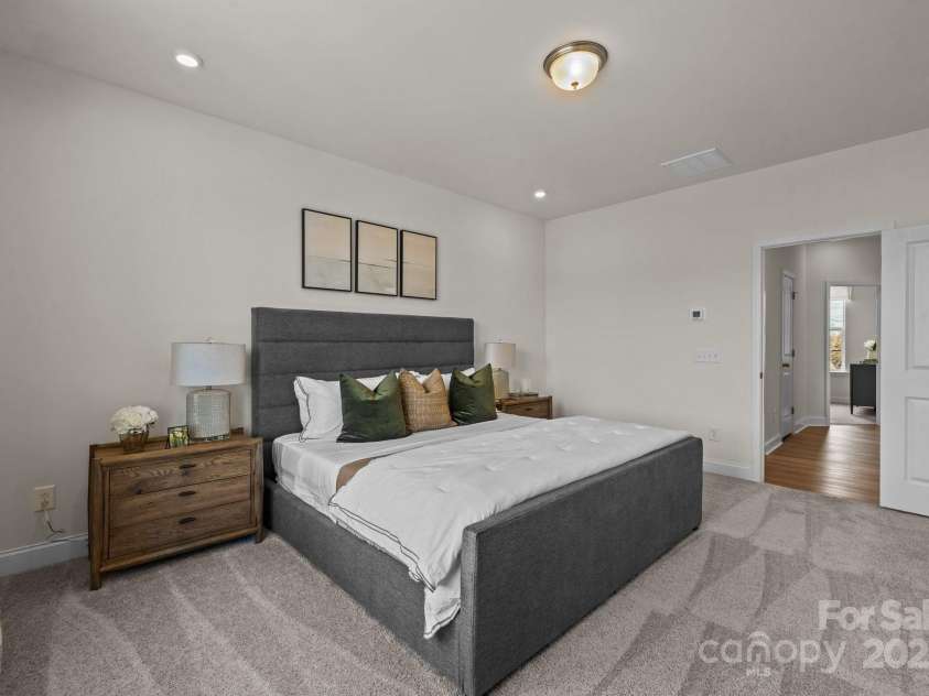 4100 Alexander View Drive, Charlotte, NC 28226.  MLS# CAR4246928, YatesRealty ID 29030. 