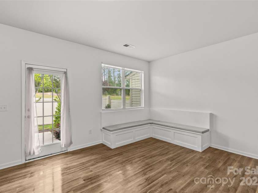 5332 Orchid Bloom Drive, Indian Land, SC 29707.  MLS# CAR4264145, YatesRealty ID 29031. Built-In Breakfast Nook Seating
