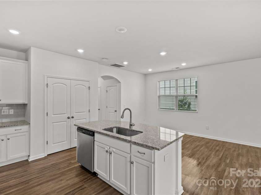 5332 Orchid Bloom Drive, Indian Land, SC 29707.  MLS# CAR4264145, YatesRealty ID 29031. Like New Appliances