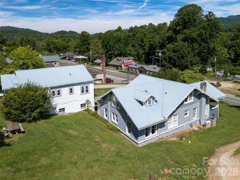 800 Main Street, Bryson City, NC 28713.  MLS# CAR4391762, YatesRealty ID 29031. 