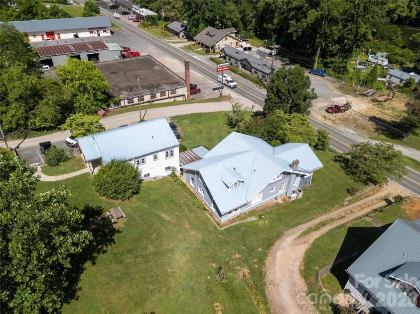 800 Main Street, Bryson City, NC 28713.  MLS# CAR4391762, YatesRealty ID 29031. 