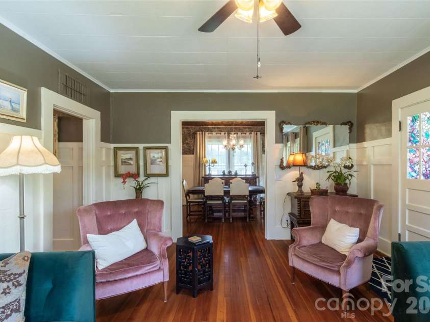 800 Main Street, Bryson City, NC 28713.  MLS# CAR4391762, YatesRealty ID 29031. 