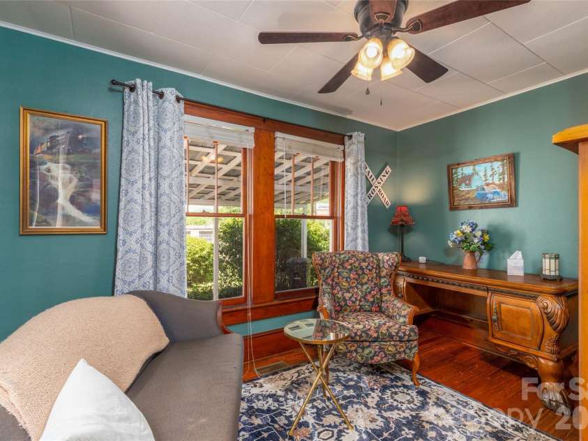 800 Main Street, Bryson City, NC 28713.  MLS# CAR4391762, YatesRealty ID 29031. 