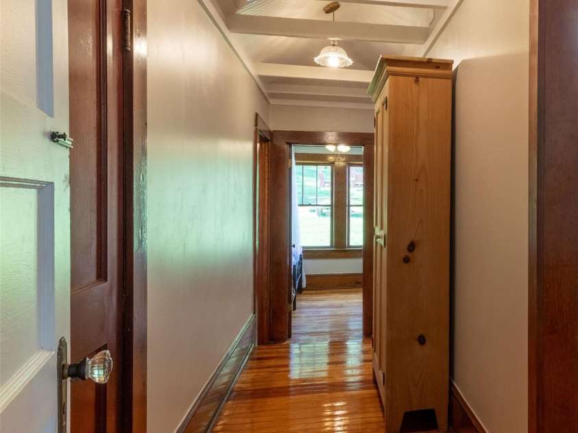 800 Main Street, Bryson City, NC 28713.  MLS# CAR4391762, YatesRealty ID 29031. 