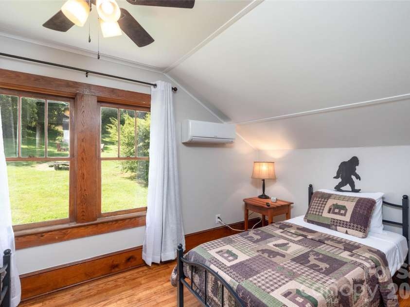 800 Main Street, Bryson City, NC 28713.  MLS# CAR4391762, YatesRealty ID 29031. 