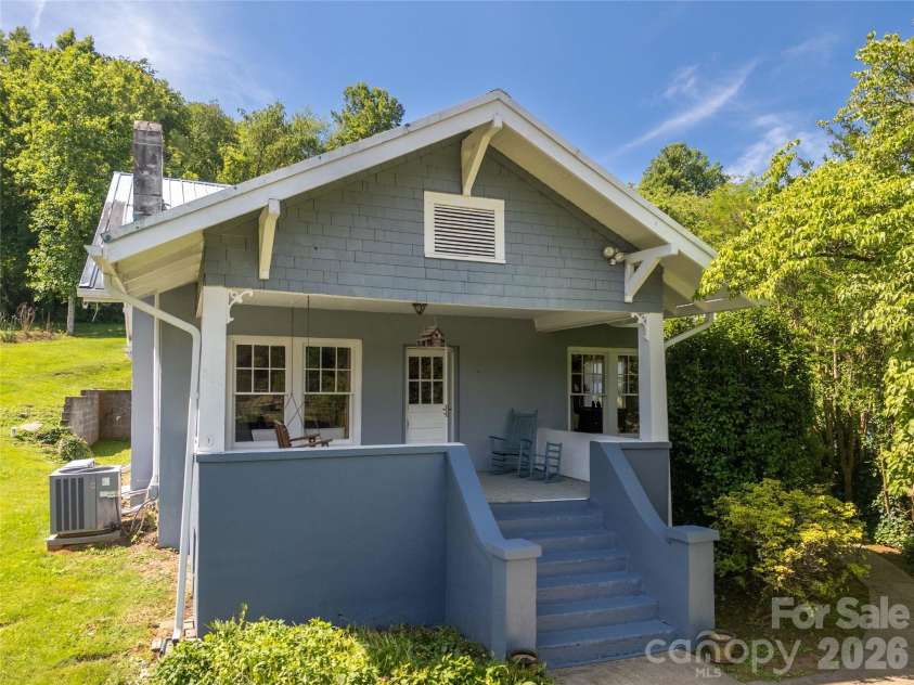 800 Main Street, Bryson City, NC 28713.  MLS# CAR4391762, YatesRealty ID 29031. 
