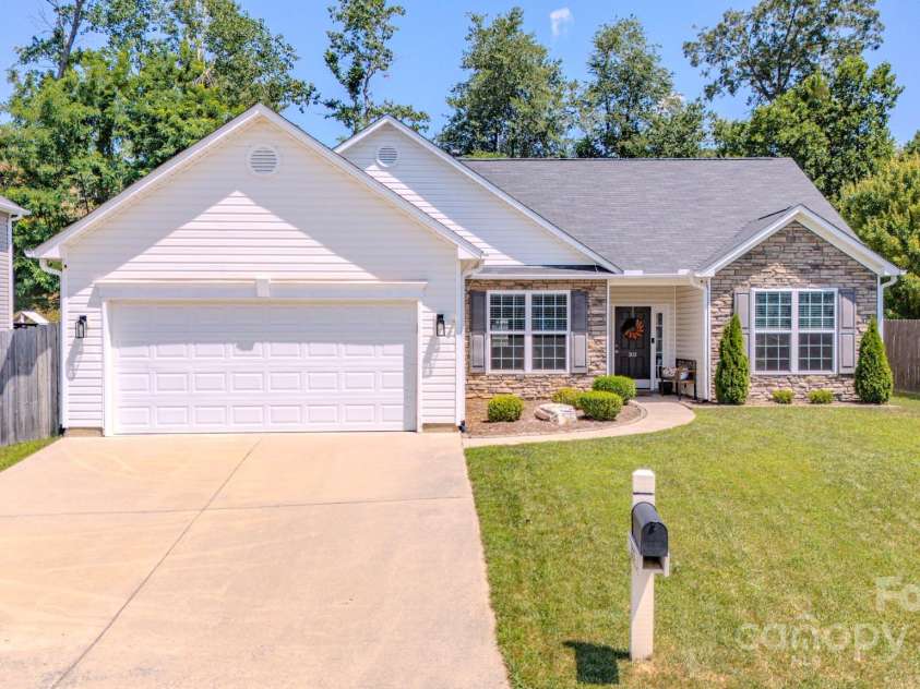 303 Hiawassee Road, Fletcher, NC 28732.  MLS# CAR4286442, YatesRealty ID 29032. 