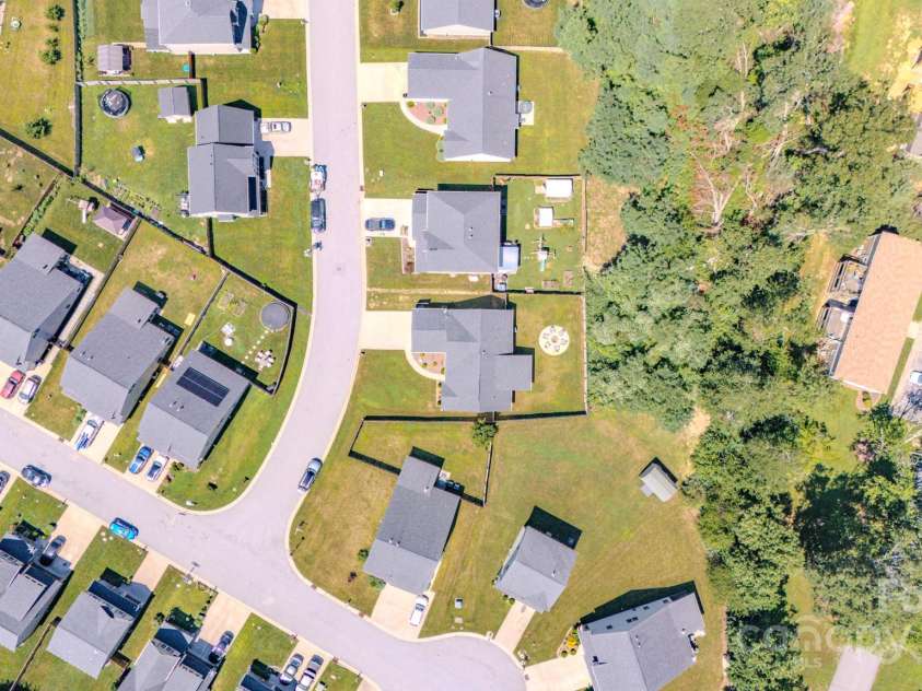 303 Hiawassee Road, Fletcher, NC 28732.  MLS# CAR4286442, YatesRealty ID 29032. 