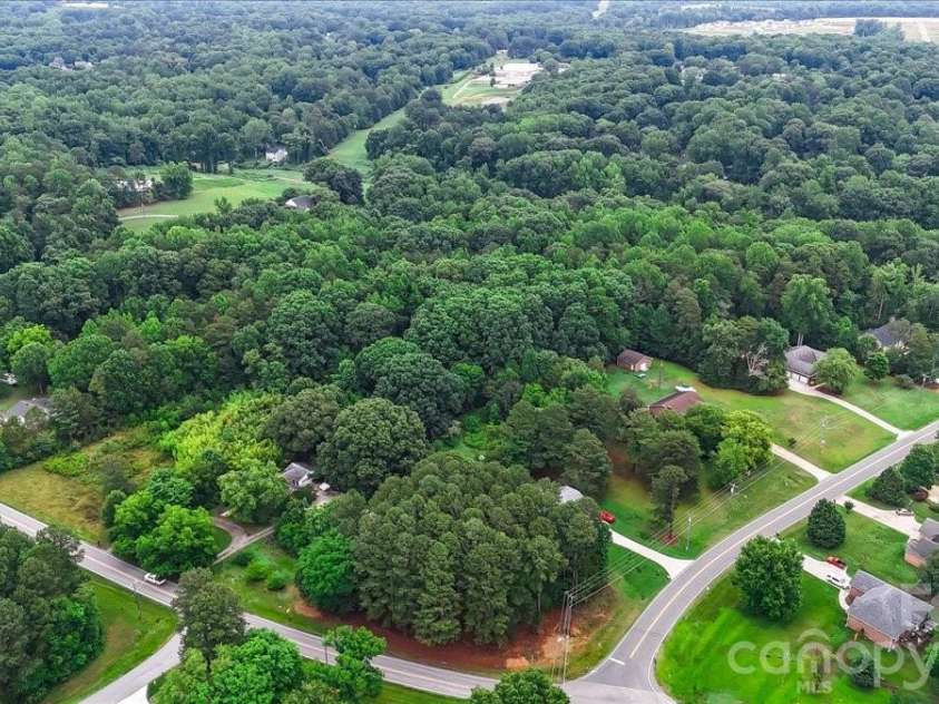 929 Shearers Road, Mooresville, NC 28115.  MLS# CAR4391766, YatesRealty ID 29032. 