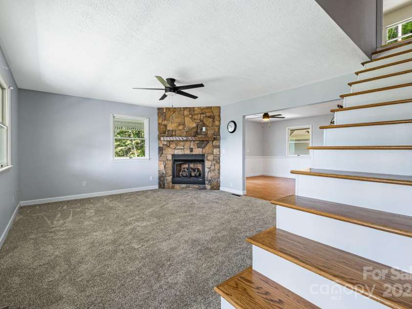95 Friendship Road, Burnsville, NC 28714.  MLS# CAR4282624, YatesRealty ID 29033. Livingroom 