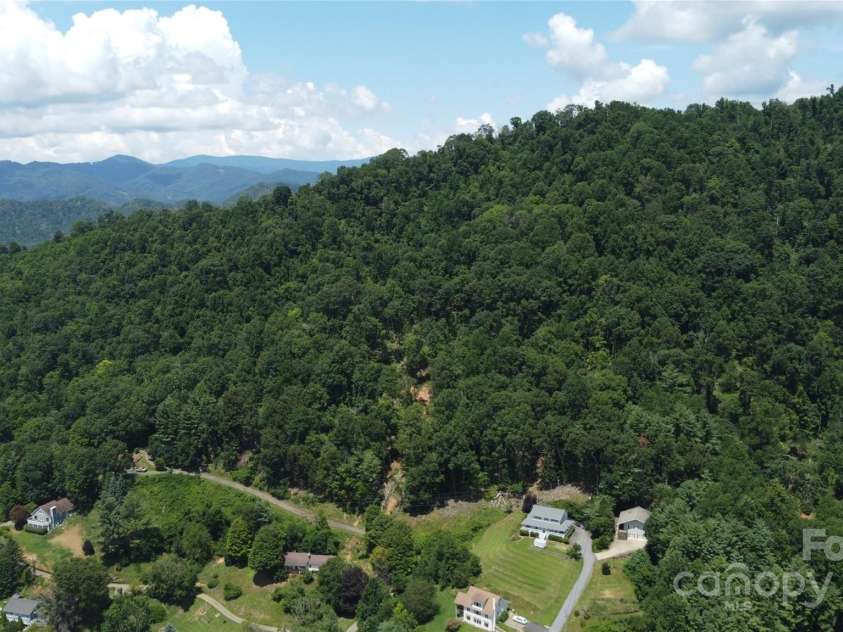 95 Friendship Road, Burnsville, NC 28714.  MLS# CAR4286761, YatesRealty ID 29033. 