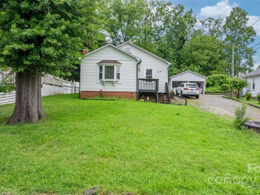 114 Virginia Street, Lenoir, NC 28645.  MLS# CAR4286715, YatesRealty ID 29034. 